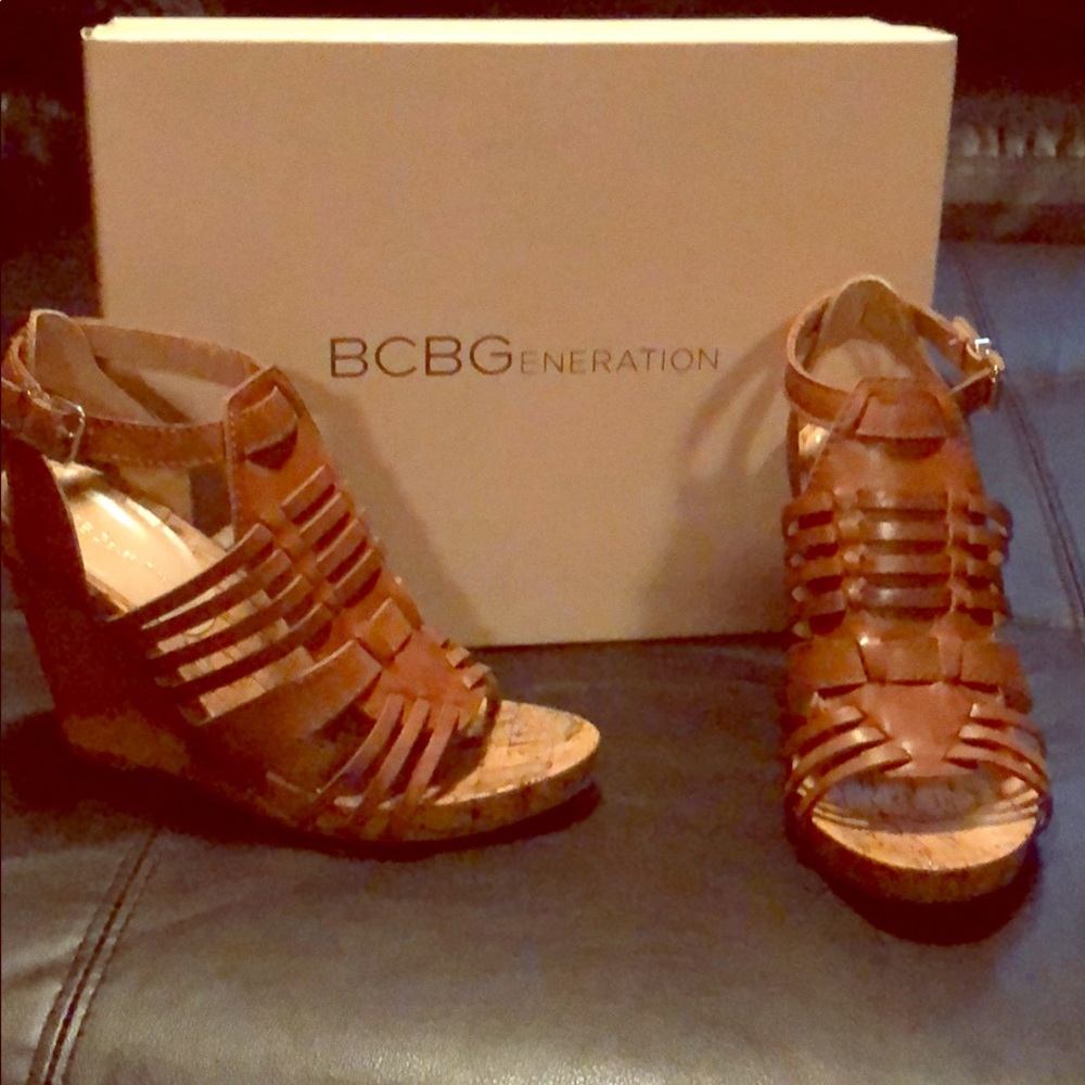 BCBG summer wedges